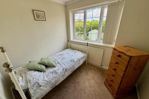 MR46 Bed4.jpg