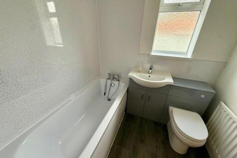 CA30 Bathroom.jpg