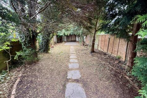 CR52 Garden2.jpg