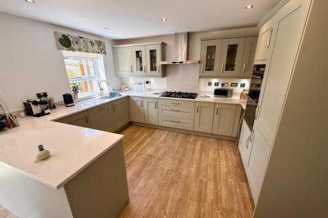 KL8 Kitchen.jpg
