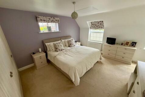 KL8 Bed1-2.jpg