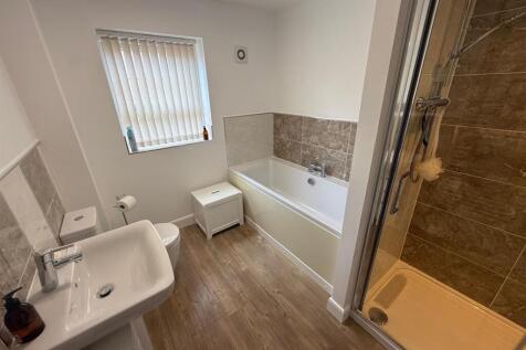 KL8 Bathroom.jpg