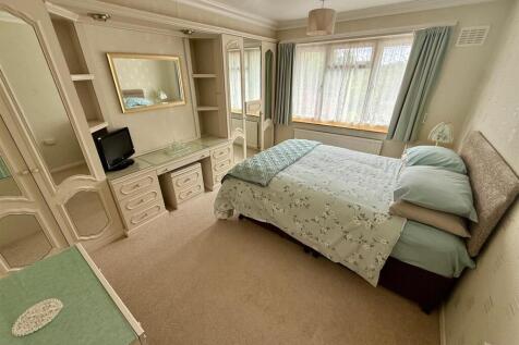 RA11 Bed1.jpg