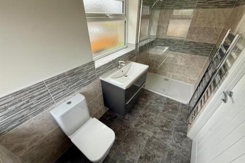 WC15 Shower.jpg