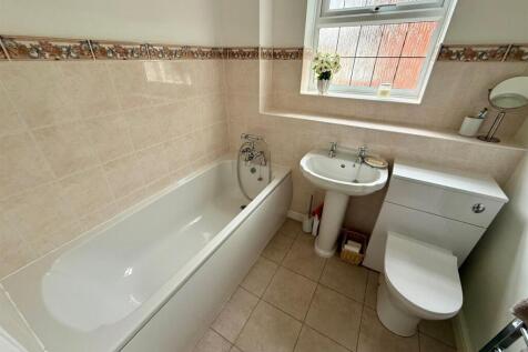 TBL15 Bathroom.jpg