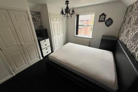 EC18 Bedroom2.jpg