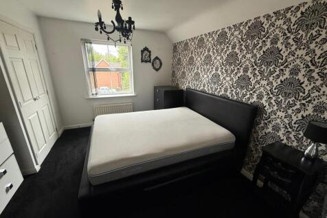 EC18 Bedroom.jpg