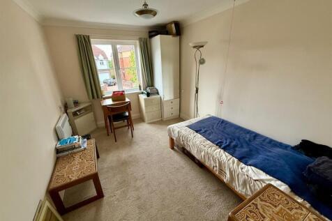 PC25 Bed2.jpg