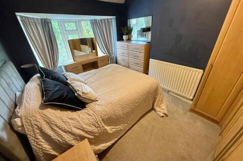 RR46 Bed1.jpg