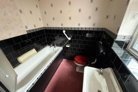 CG59 Bathroom.jpg