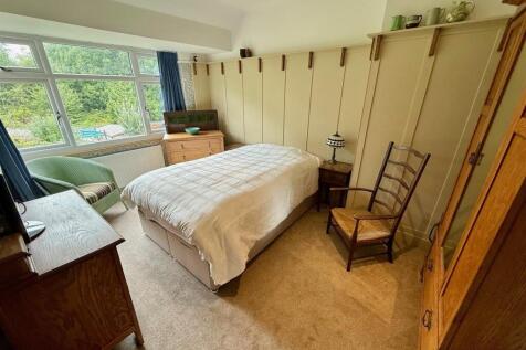 AR211 Bed1.jpg