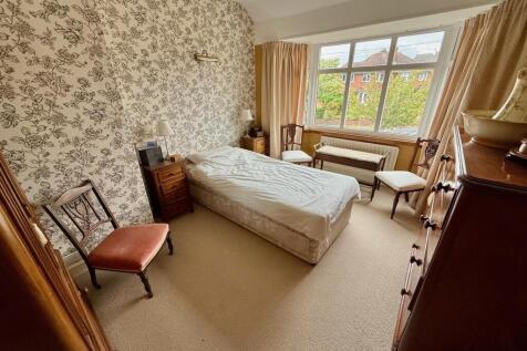 AR211 Bed2.jpg