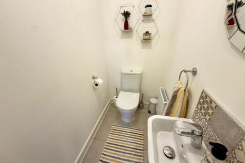 PG10 WC.jpg
