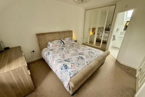 PG10 Bed1-2.jpg