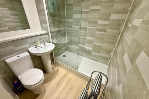 CC2 Shower.jpg