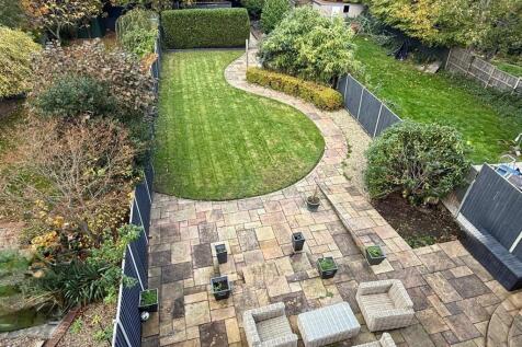 WR131 Overgarden.jpg