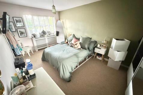 WR26 Bed1.jpg