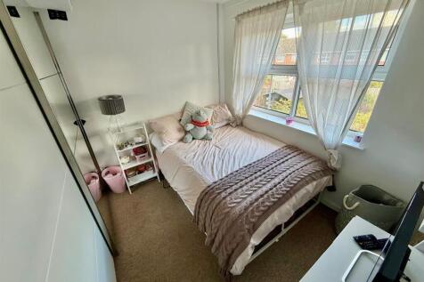 WR26 Bed2.jpg