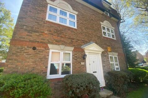 Front aspect.