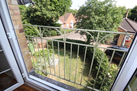 JULIET BALCONY