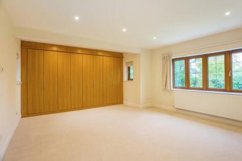 6 Vicarage Way 32...