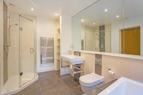 6 Vicarage Way 32...