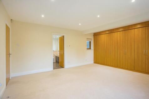 6 Vicarage Way 32...