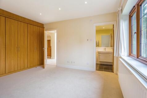 6 Vicarage Way 32...