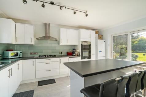 Windrush 295858 -...