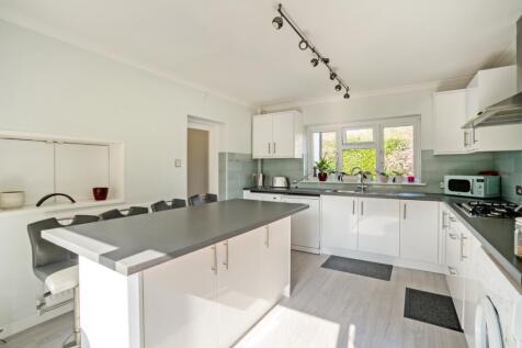 Windrush 295858 -...