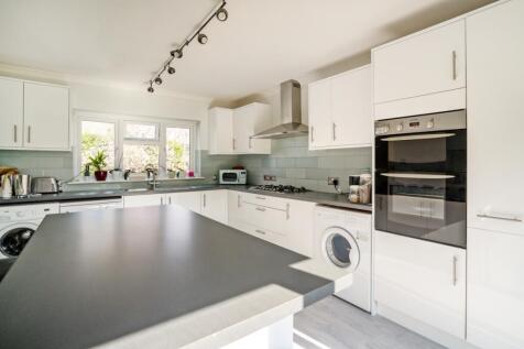 Windrush 295858 -...