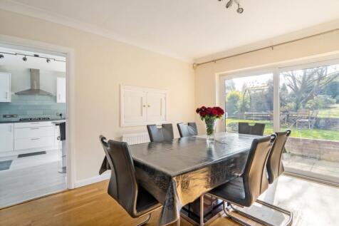 Windrush 295858 -...