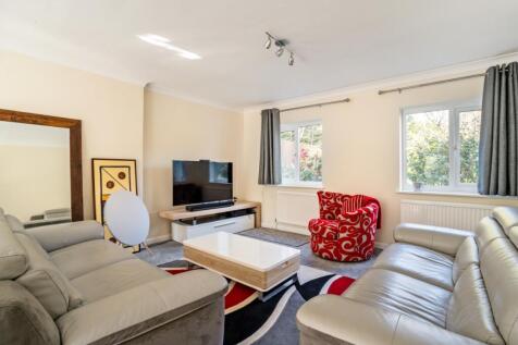 Windrush 295858 -...