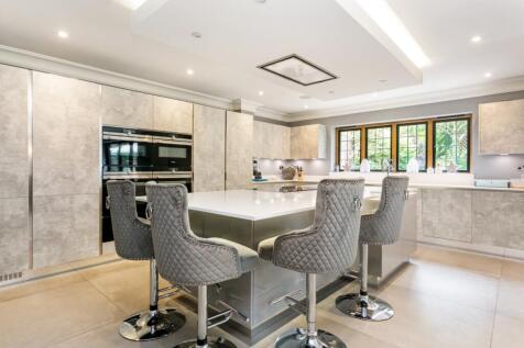 16 Woodhill Avenu...