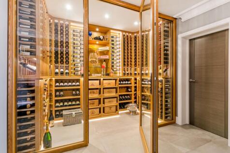 16 Woodhill Avenu...