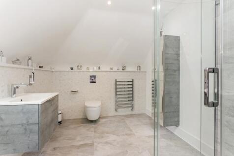 16 Woodhill Avenu...