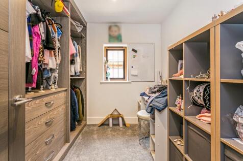 16 Woodhill Avenu...