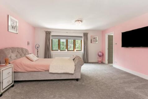 16 Woodhill Avenu...