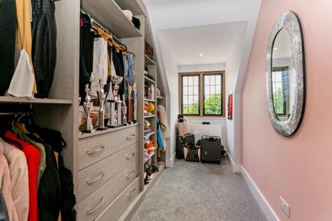 16 Woodhill Avenu...