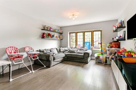 16 Woodhill Avenu...