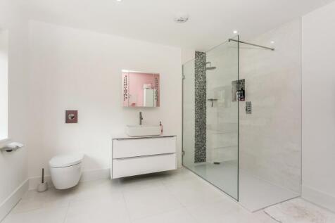 16 Woodhill Avenu...