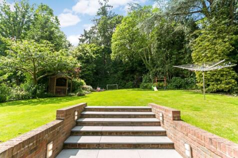 16 Woodhill Avenu...
