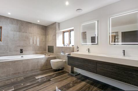 16 Woodhill Avenu...