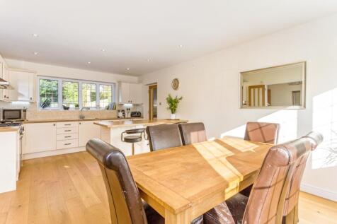 73 Dukes Wood Dri...