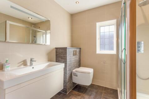 73 Dukes Wood Dri...