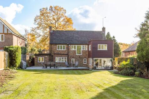 73 Dukes Wood Dri...