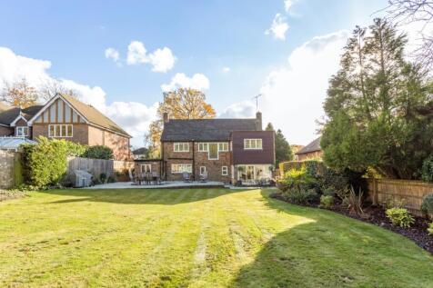 73 Dukes Wood Dri...