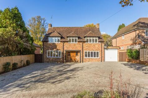 73 Dukes Wood Dri...