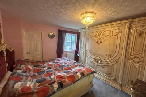 bedroom 1.1