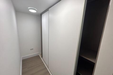 walk in wardrobe